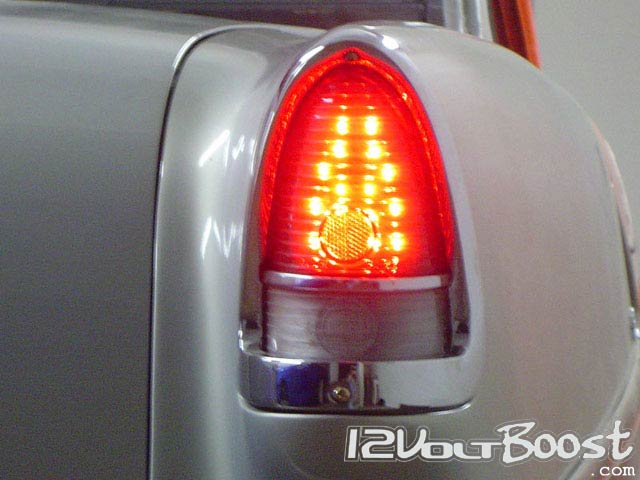 Chevrolet_BelAir_55_lanterna_traseira_LED_LOW.jpg