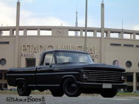 Ford_F100_Look_USA_1967_1979_Rebaixada_Suspensao_Fixa_Grade_Americana.jpg