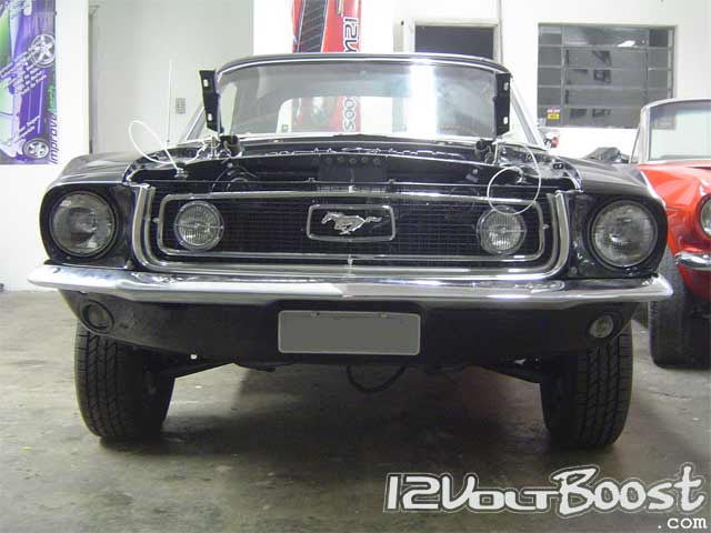 Ford_Mustang_68_Convertible_BlackPearl_05.jpg
